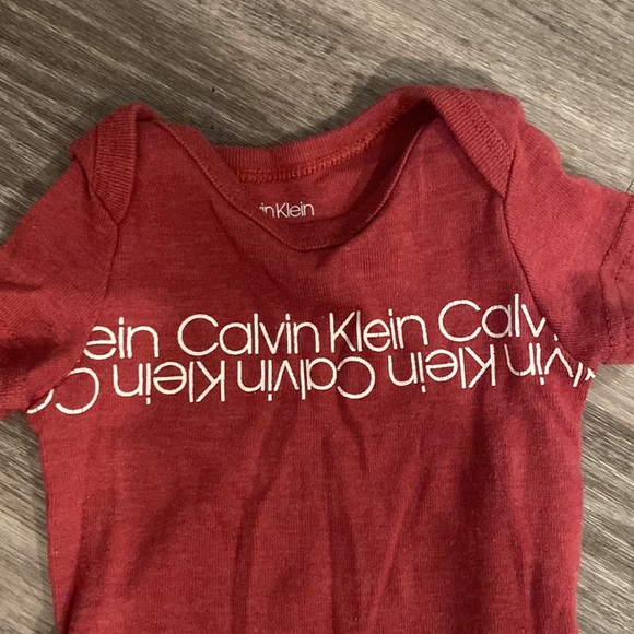 ♦️5 for $15♦️ 0-3 boys baby Calvin Klein onesie bodysuit shirt sleeve - Picture 2 of 5